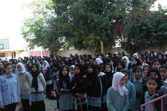 محافظ جنين يفتتح اليوم الدراسي في مدرسة بنات الإبراهيميين ويدعو لانتظام الدراسة في باقي المدارس