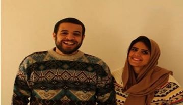 بالصور- عاشقان فلسطينيان يتحدّيان التقاليد ويجمعان التبرعات ليتزوجا