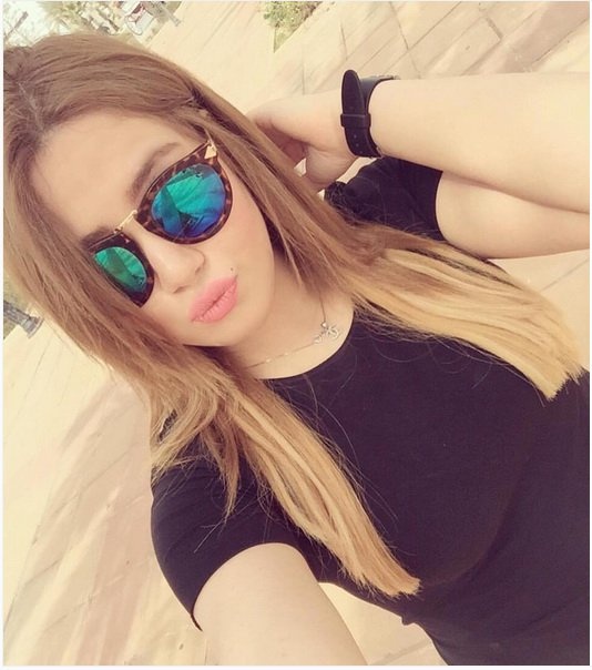 lina-8-jpg- تحافظ المهندسة المصرية على لون شعرها، وما يبدو من صورها هو استقرارها على اللون البني المتدرج باللون الأشقر. 17154162779712527