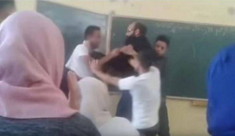 CNN تعرض فيلماً إباحياً ساخناً لمدة 30 دقيقة بالخطأ!