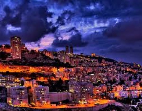 بعد سقوطها من علو اليوم.. اعتقال مشتبه بوفاة فتاة فلسطينية سقطت من سطح منزلها