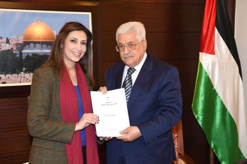 الرئيس يتسلم تقرير جهاز الاحصاء لأوضاع الفلسطينيين في 2016