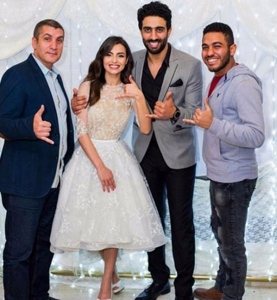 كارمن سليمان تحتفل بـ"حنتها" بفستان أبيض