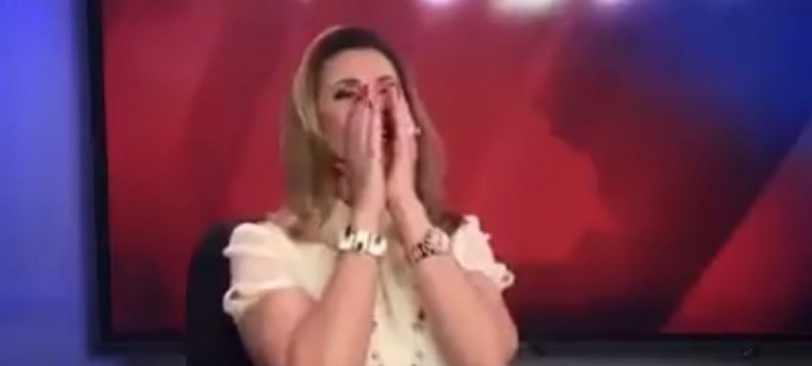 بالفيديو.. مذيعة اخبار تزغرد خلال تقديم النشرة