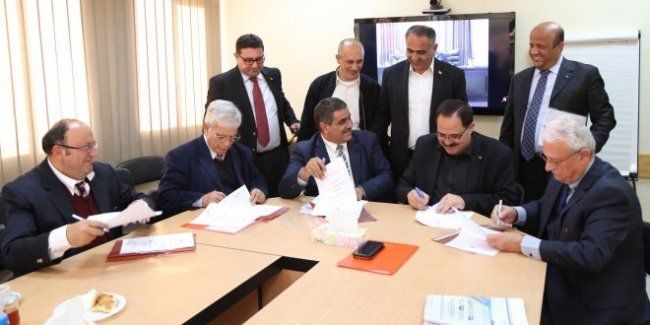 صيدم يوقع مع عدد من رؤساء الجامعات اتفاقيات دعم البحث العلمي