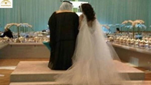 بالفيديو- قوارض داخل كيس كعك الهمبرغر في مطعم للوجبات السريعة