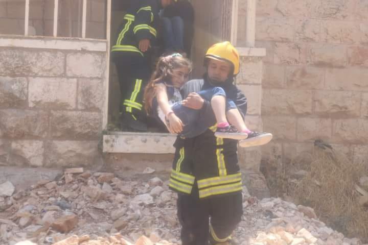 بالصور..الدفاع المدني ينفذ مناورة تحاكي وقوع زلزال في بلدة الرام