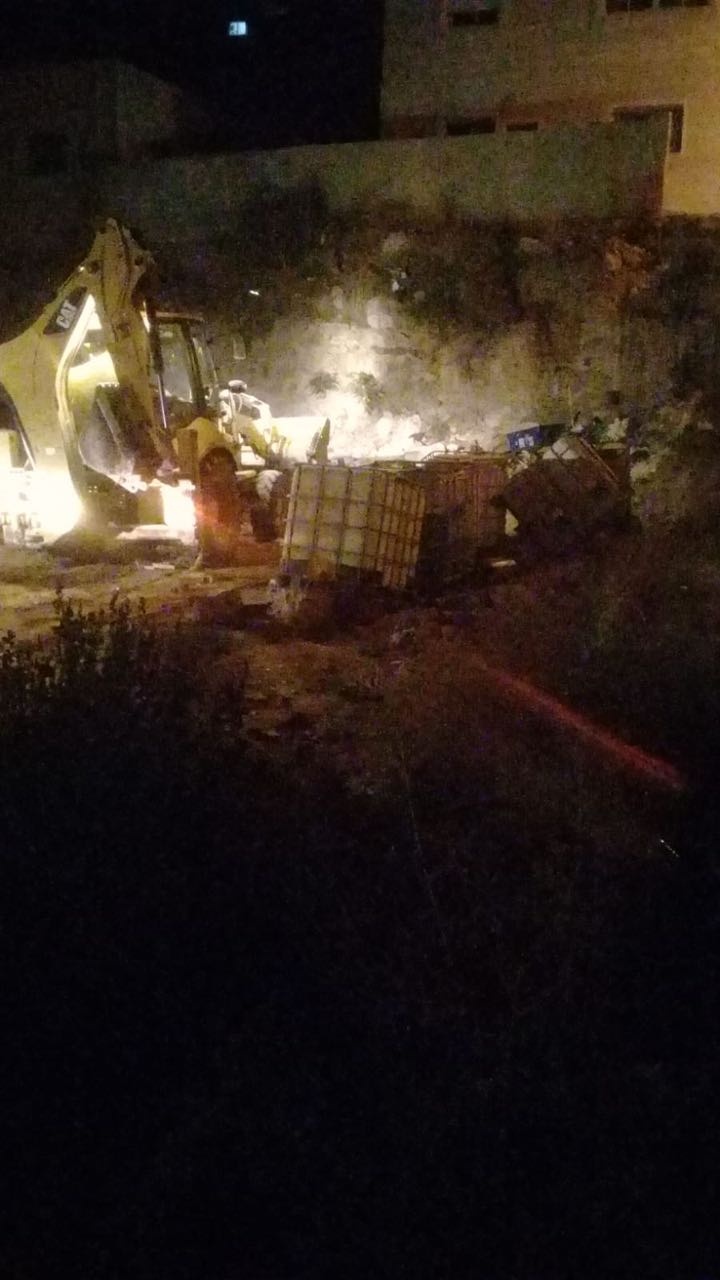 صور: الأمن الوقائي يغلق نقطتي تهريب محروقات في الخليل