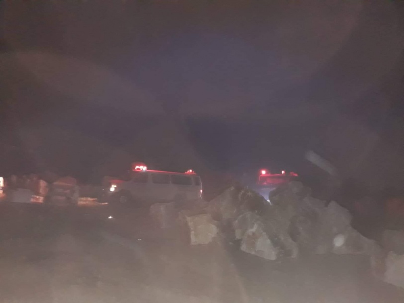بالصور..إخماد حريق معدات داخل منشار حجر جنوب جنين