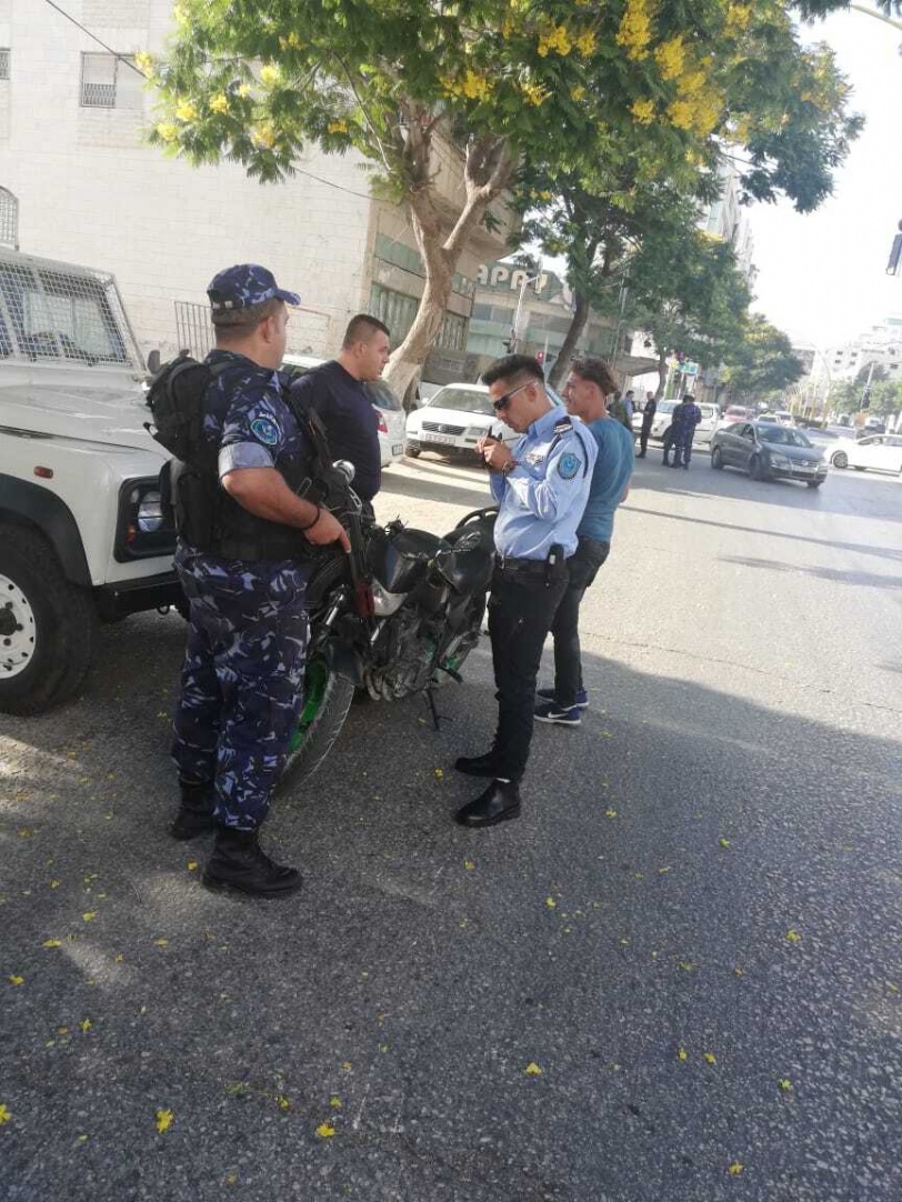 صور..الشرطة تضبط ١٢ مركبة ودراجة نارية بسبب أعمال التشحيط وازعاج المواطنين في الخليل