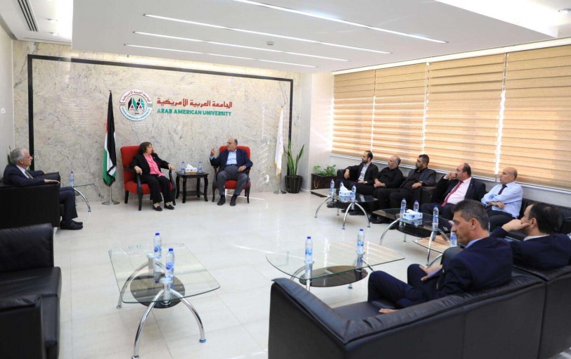 صور..وزيرة الصحة تفتتح عيادات جديدة لكلية طب الاسنان في الجامعة العربية الامريكية