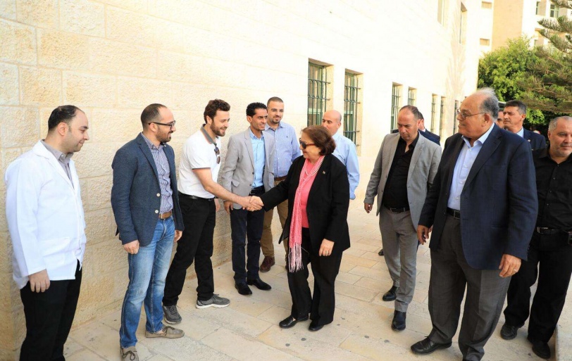 صور..وزيرة الصحة تفتتح عيادات جديدة لكلية طب الاسنان في الجامعة العربية الامريكية