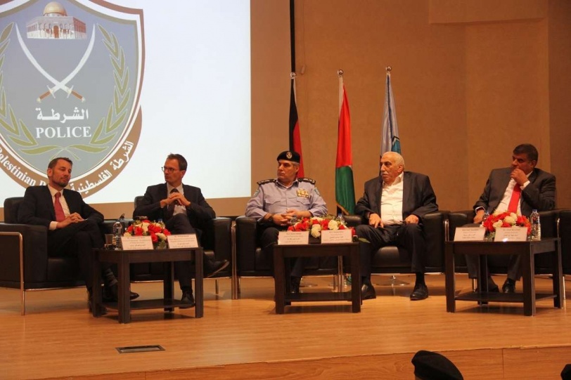 صور: الشرطة الفلسطينية تتسلم 3 مراكز شرطة متنقلة حديثة بدعم من المانيا