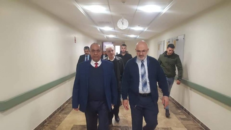 لجنة التحقيق بوفاة المواطن زكارنة تزور المصاب خزيمية