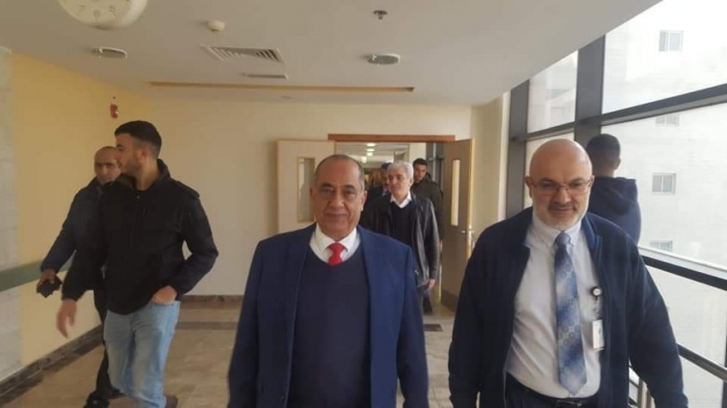 لجنة التحقيق بوفاة المواطن زكارنة تزور المصاب خزيمية