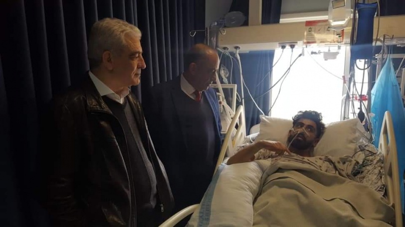 لجنة التحقيق بوفاة المواطن زكارنة تزور المصاب خزيمية