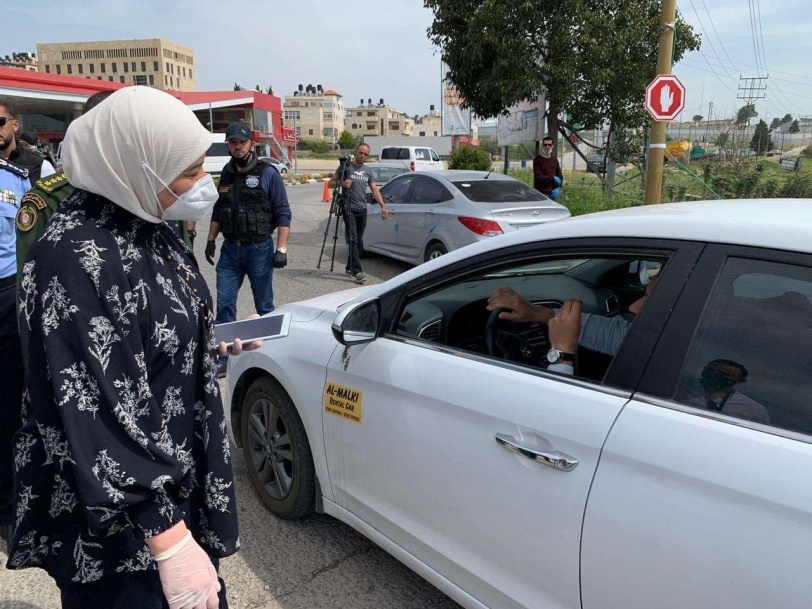 صور...د.ليلى غنام تطلق خدمة المرورو الالكتروني على حواجز المحبة